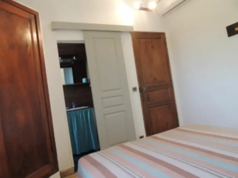Chambre Turquoise - élégance et sérénité en Provence