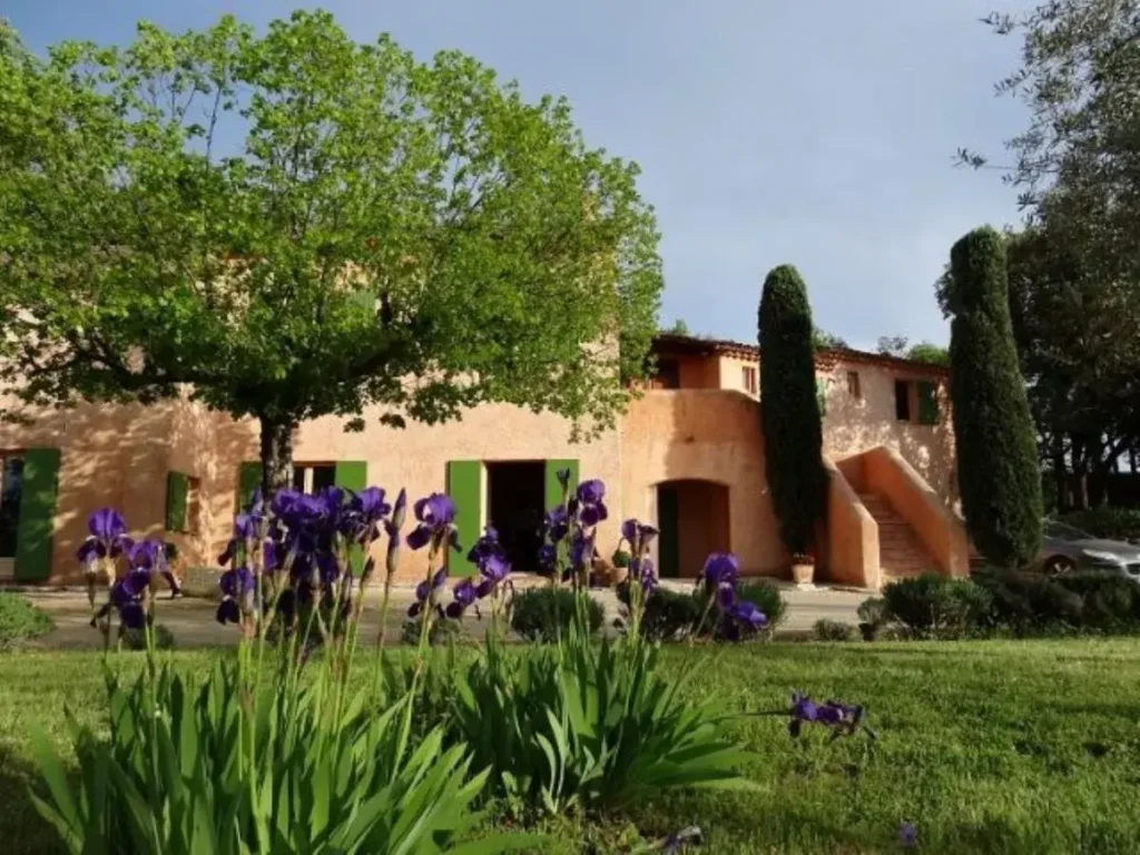 Une chambre d’hôtes au cœur des villages provençaux