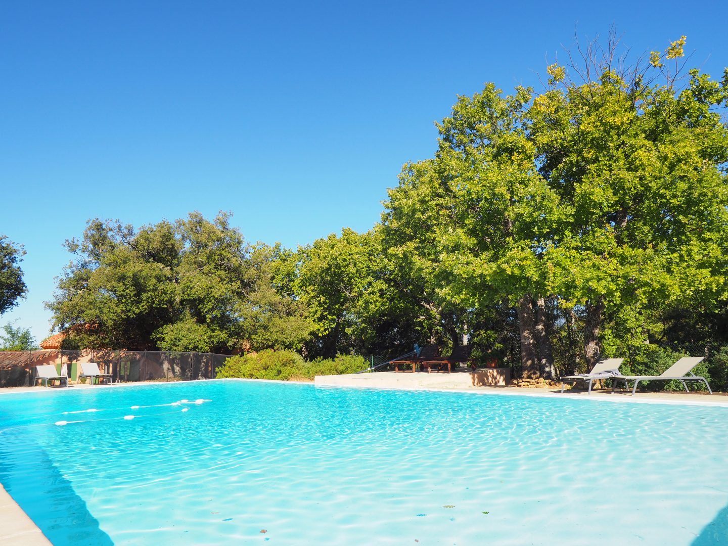 Piscine à débordement des Chênes Verts